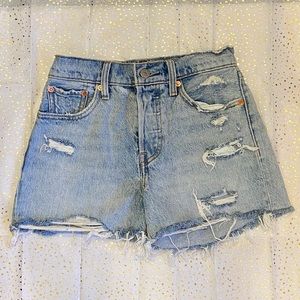 Levi’s Wedgie Short size 25
